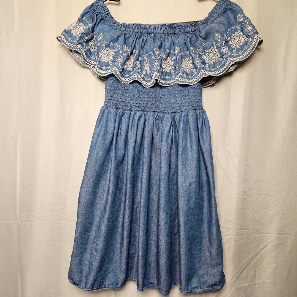 Xhilaration Chambray Dress Womens Medium Blue Eyelet Embroidered‎ Smocked Boho
